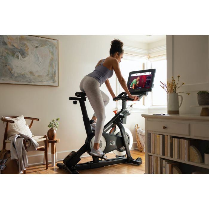 NordicTrack Commercial S22i Studio Cycle (Display Set)