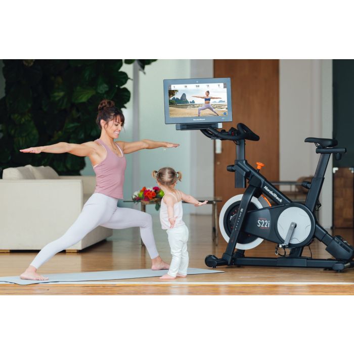 NordicTrack Commercial S22i Studio Cycle (Display Set)