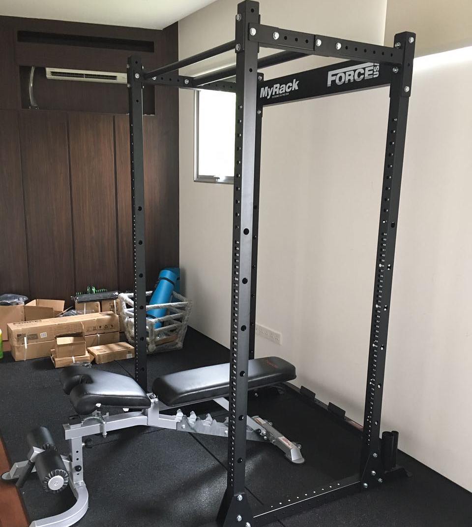 Latest power rack from Force USA. Many attachments available to add more functionality to it. It has narrow hole spacing to allow for better positioning of j hooks ans safety bars.