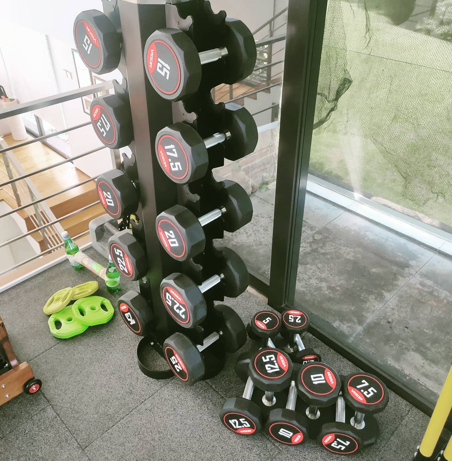 New design Pro style dumbbell with easy to read weight numbers and hex shape to prevent rolling on the floor.  #homegymsg #sgfitness #sgfitfam #homegym #gymequipment #homegymsetup