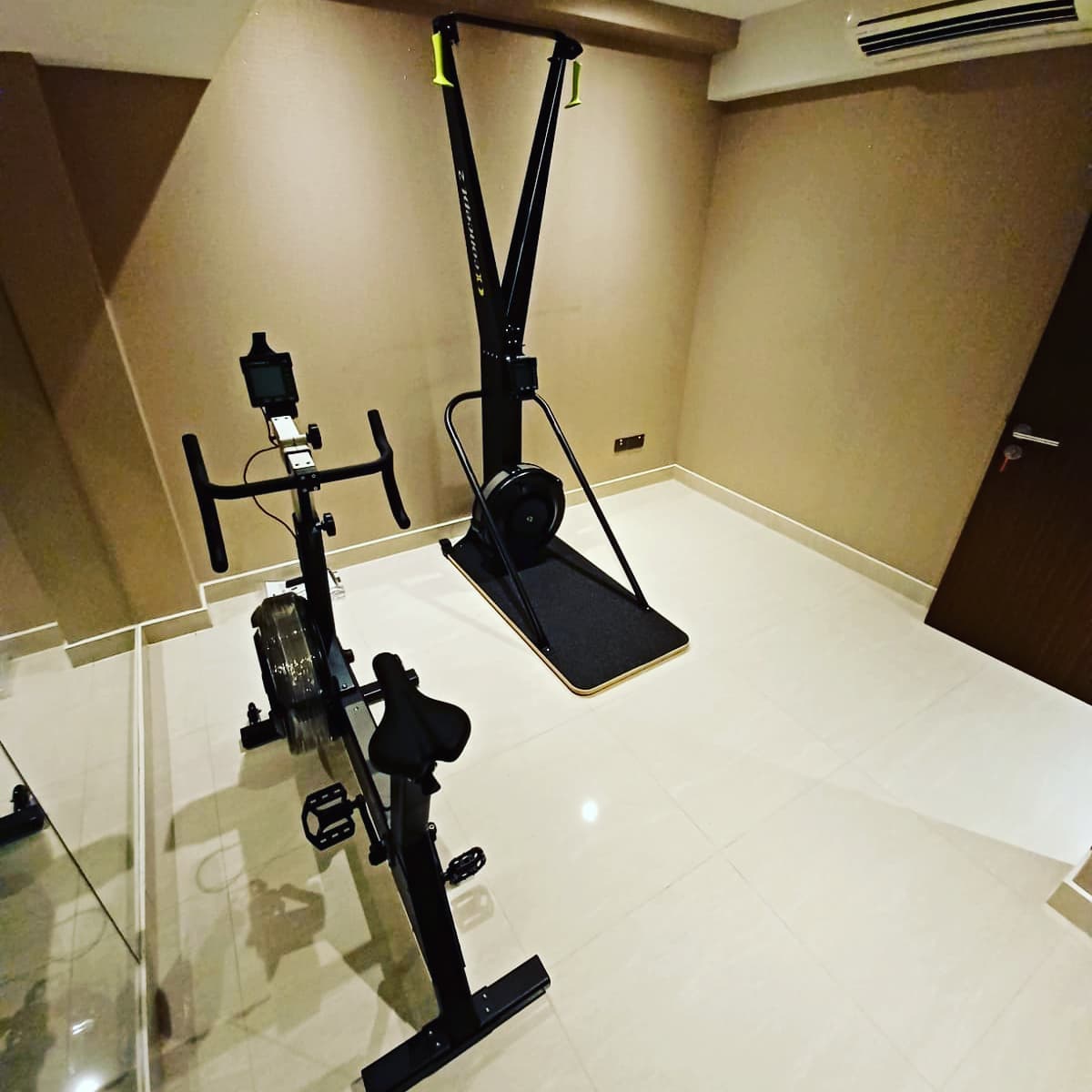 Concept2 is the world's best selling machine for a reason. It is made of incredibly durable components that are guaranteed to last, and it comes with enough features to never make training feel like a chore.  #homegymsg #sgfitness #sgfitfam #homegym #gymequipment #homegymsetup #concept2