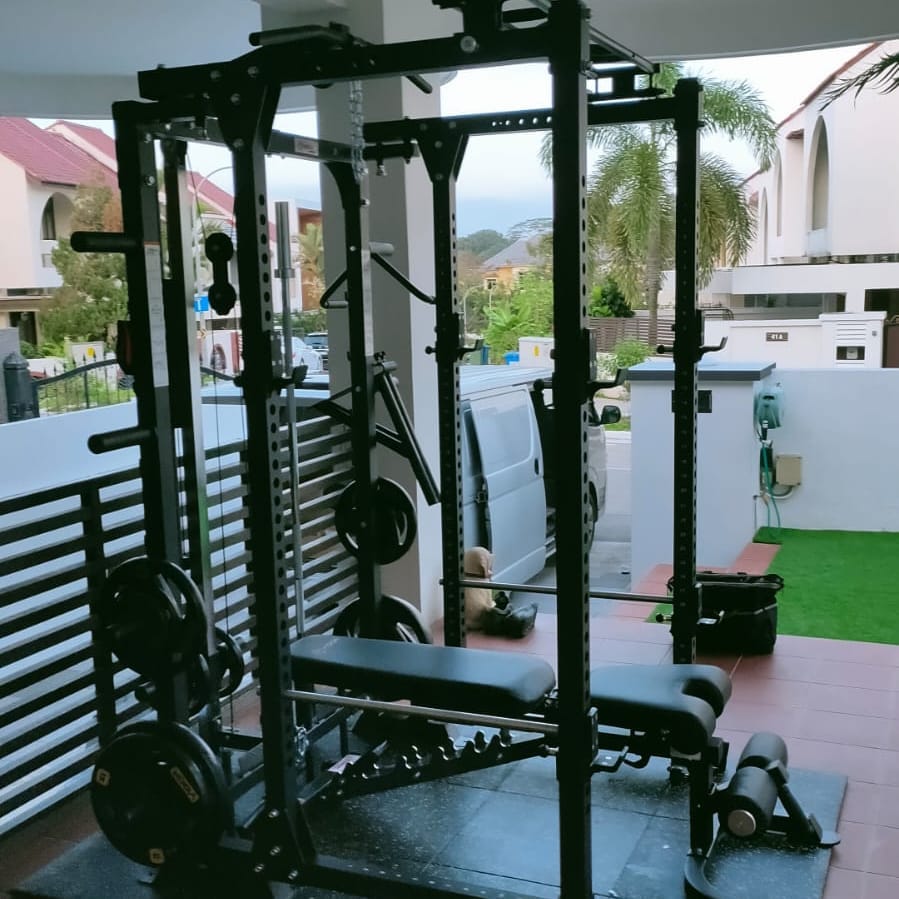 Outdoor gym with the vigor folding power rack  #homegymsg #sgfitness #sgfitfam #homegym #gymequipment #homegymsetup