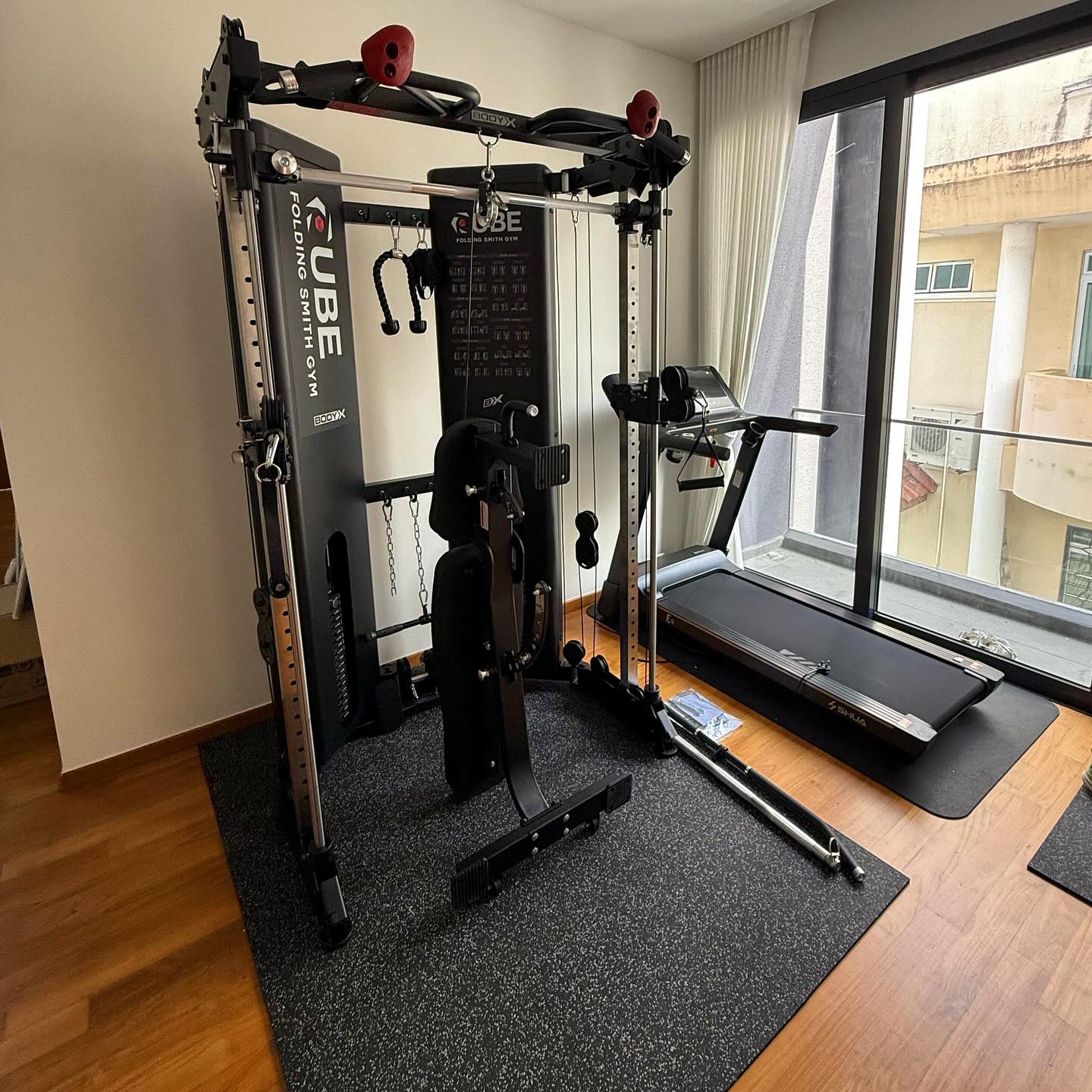 Bodyx Folding smith machine with Shua e9 treadmill